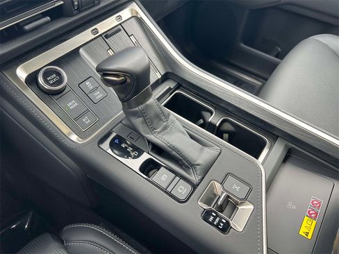 Used 2024 Lexus GX 550 w/ Accessory Package (2T) image 31