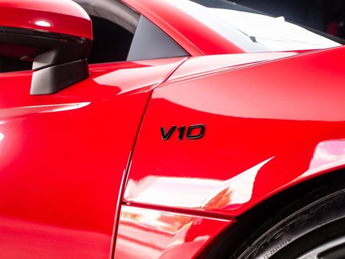 Used 2017 Audi R8 V10 w/ Carbon Exterior Package AWD/4WD image 20