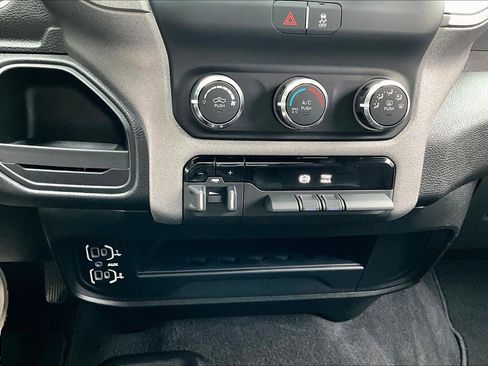 Certified 2024 RAM 2500 Tradesman w/ Chrome Appearance Group image 32