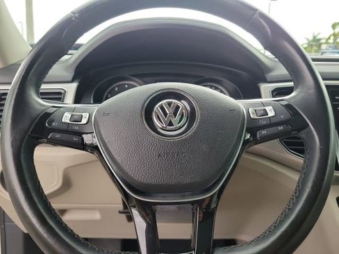 Used 2018 Volkswagen Atlas SEL FWD image 21