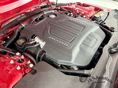 Used 2021 Jaguar F-TYPE R AWD/4WD image 38