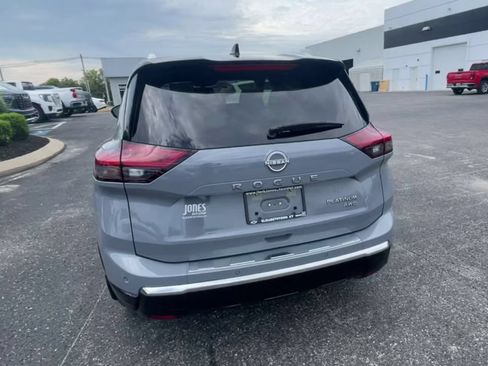 Used 2024 Nissan Rogue Platinum AWD/4WD image 8