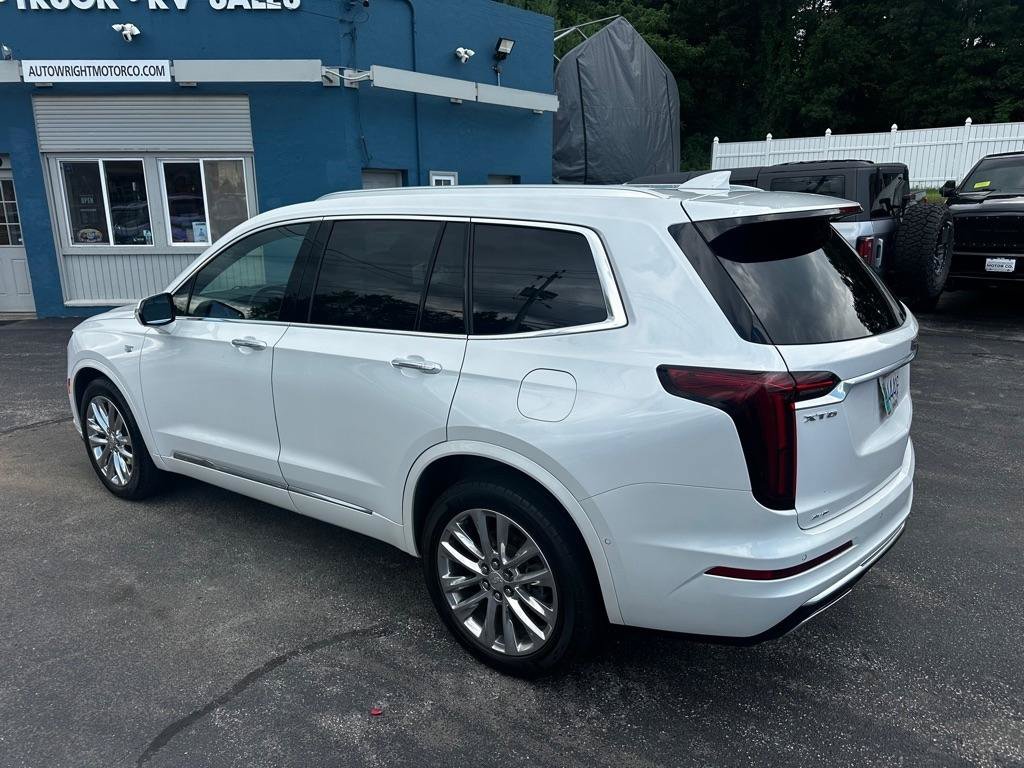 Used 2022 Cadillac XT6 Premium Luxury w/ Technology Package AWD/4WD image 3