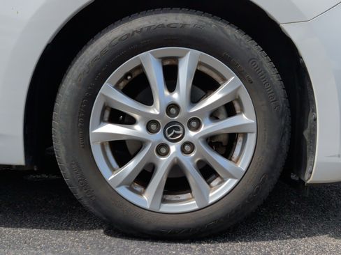 Used 2015 MAZDA MAZDA3 i Touring w/ Technology Package FWD image 14