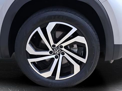 Certified 2023 Volkswagen Atlas SEL AWD/4WD image 11