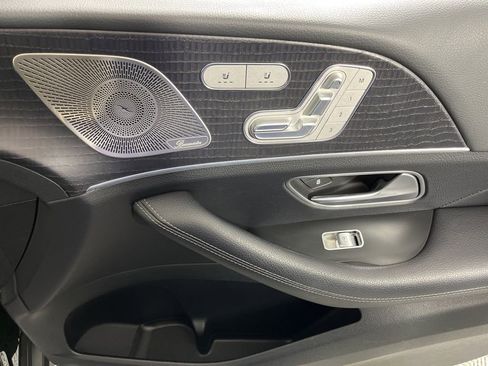 Used 2022 Mercedes-Benz GLS 450 4MATIC image 11