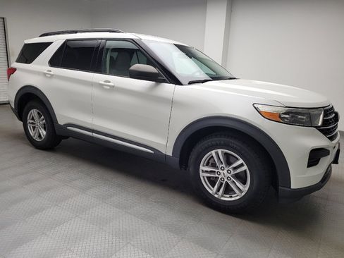 Used 2020 Ford Explorer XLT AWD/4WD image 11