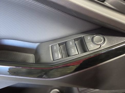 Used 2027 Chevrolet Equinox RS w/ LPO, Floor Liner Package FWD image 41