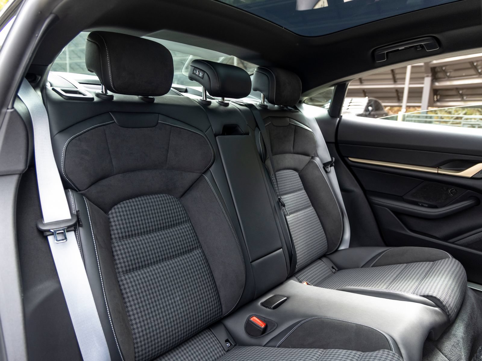 Certified 2025 Porsche Taycan 4S AWD/4WD image 49