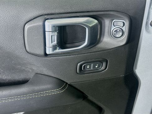 Used 2022 Jeep Wrangler Sahara image 15