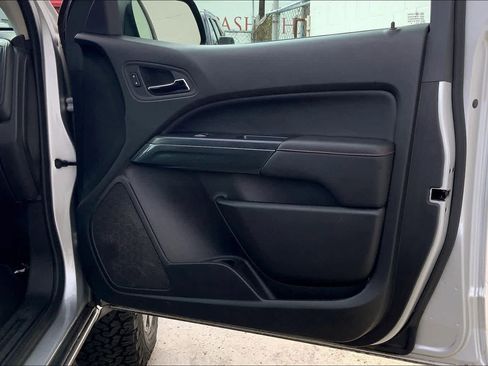 Used 2016 GMC Canyon SLE w/ All Terrain Package image 28