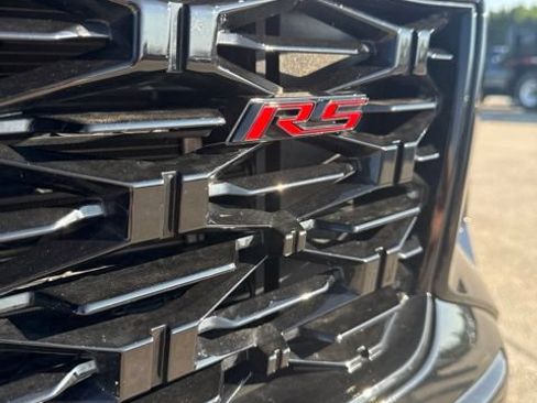Used 2024 Chevrolet Traverse RS w/ LPO, Floor Liner Package FWD image 9