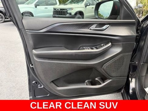 Used 2025 Jeep Grand Cherokee Laredo X w/ Luxury Tech Group I AWD/4WD image 12