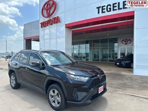 Used 2024 Toyota RAV4 XLE FWD image 1