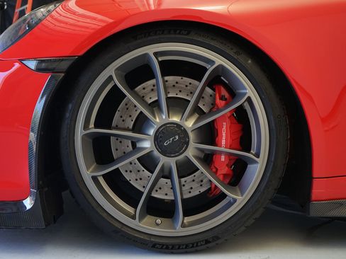 Used 2015 Porsche 911 GT3 image 32