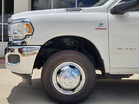 Used 2024 RAM 3500 SLT w/ Quick Order Package 2YG SLT AWD/4WD image 10