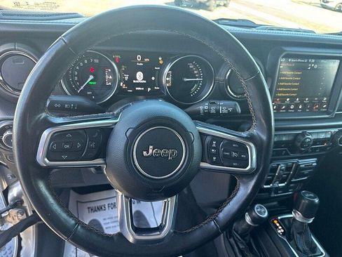Used 2021 Jeep Wrangler Unlimited Sahara AWD/4WD image 33