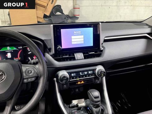 Used 2023 Toyota RAV4 XLE AWD/4WD image 7