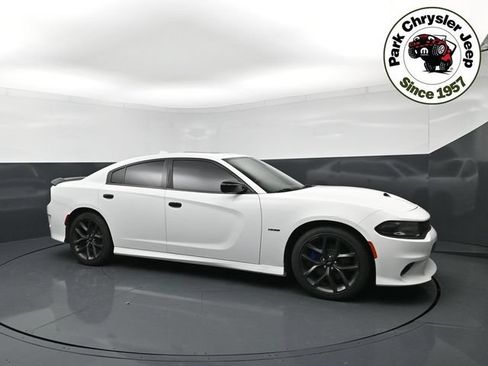 Used 2019 Dodge Charger R/T w/ Blacktop Package RWD image 1