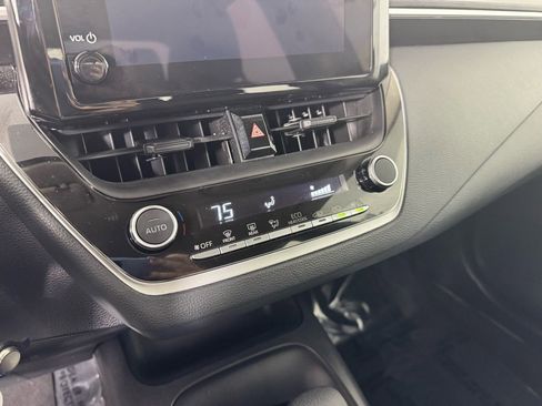 Used 2025 Toyota Corolla LE image 19