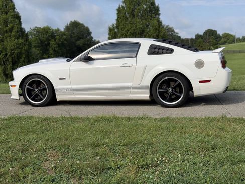 Used 2007 Ford Mustang GT RWD image 5