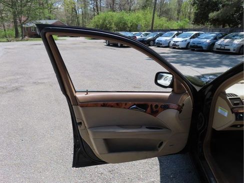 Used 2008 Mercedes-Benz E 350 4MATIC Sedan image 14
