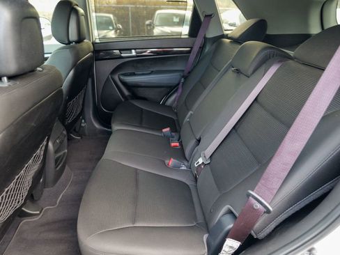 Used 2014 Kia Sorento LX image 24
