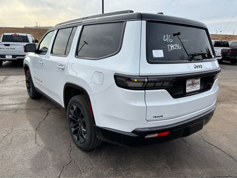New 2026 Jeep Grand Wagoneer Summit w/ Premium Group III image 7
