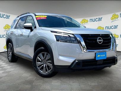 Used 2025 Nissan Pathfinder SV