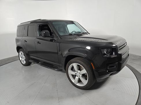 Used 2024 Land Rover Defender 110 X-Dynamic SE AWD/4WD image 16