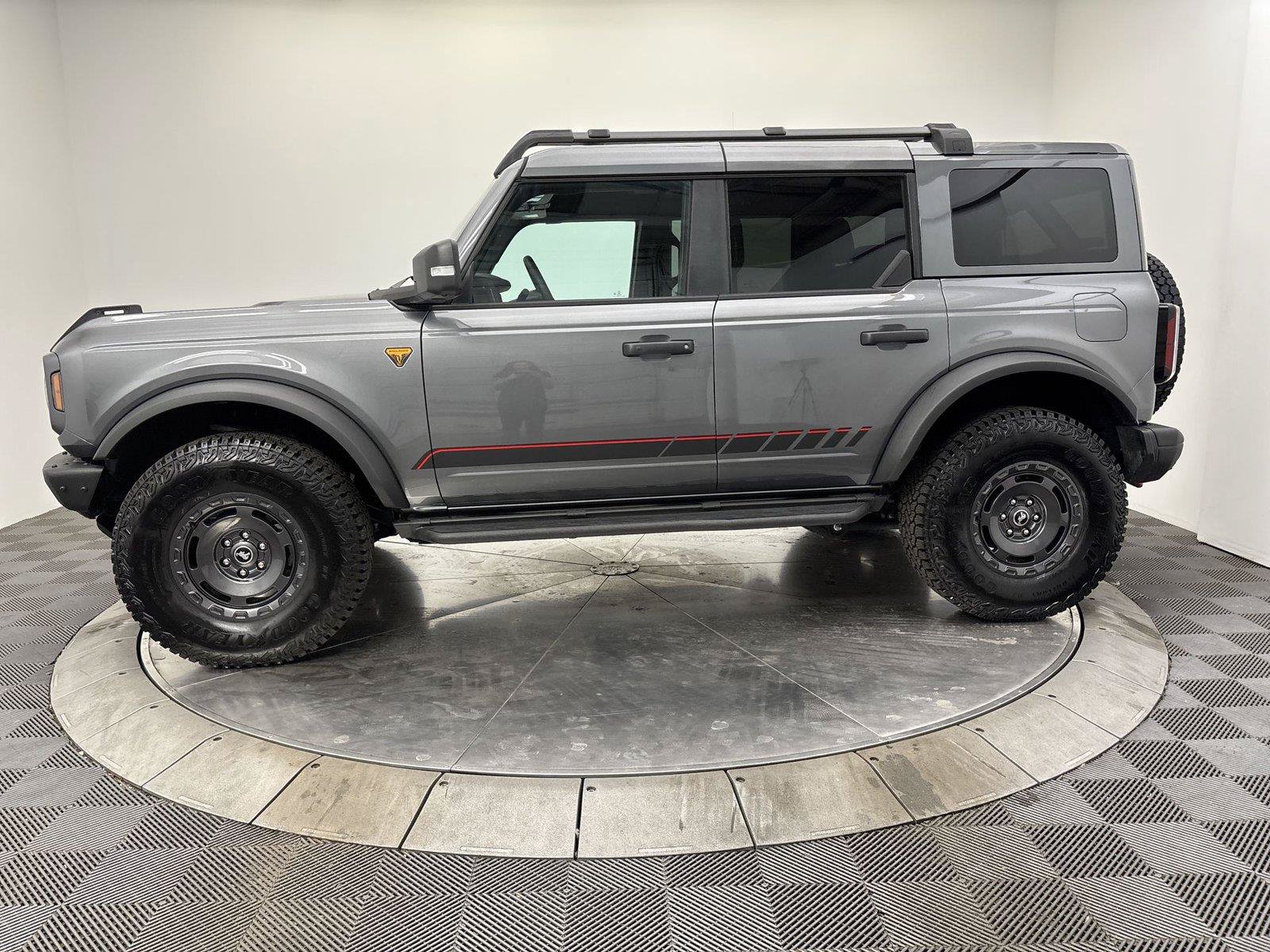 Used 2025 Ford Bronco Badlands AWD/4WD image 16