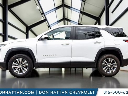 Used 2025 Chevrolet Equinox LT AWD/4WD image 2