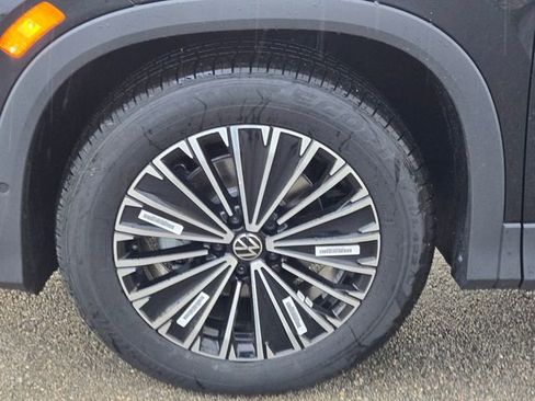 New 2026 Volkswagen Tiguan S FWD image 10