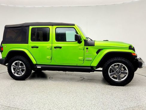Used 2019 Jeep Wrangler Unlimited Sahara AWD/4WD image 4
