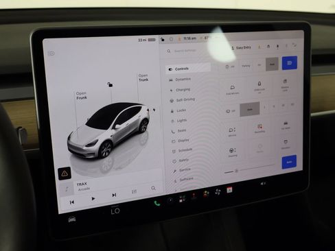 Used 2023 Tesla Model Y Long Range AWD/4WD image 24
