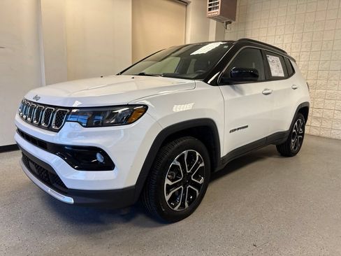 Used 2024 Jeep Compass Limited AWD/4WD image 13