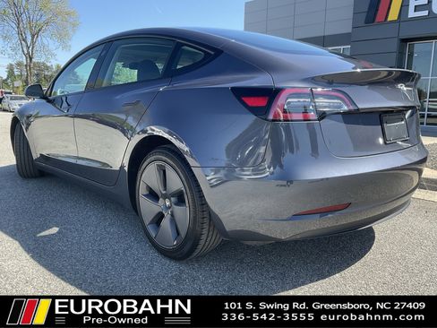 Used 2023 Tesla Model 3 Standard Range image 3