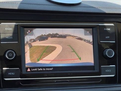 Used 2023 Volkswagen Jetta SE FWD image 10