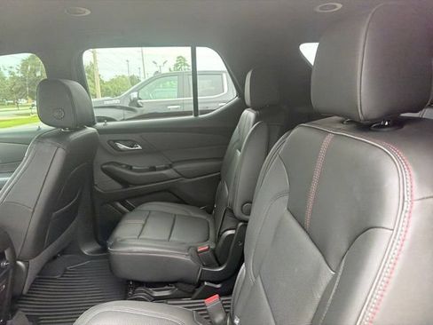 Used 2023 Chevrolet Traverse RS FWD image 8