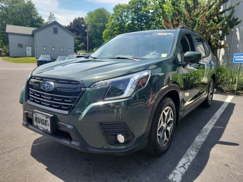 Used 2023 Subaru Forester Premium AWD/4WD image 8
