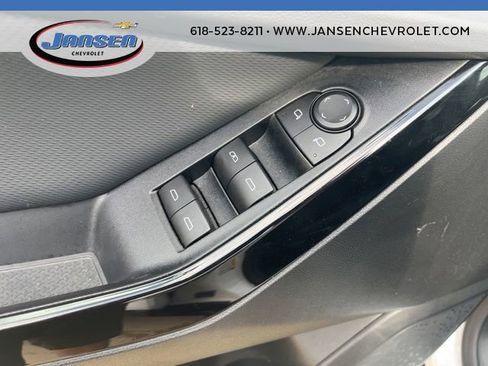 Used 2025 Chevrolet Equinox LT image 13