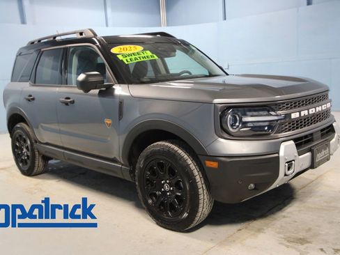 Used 2025 Ford Bronco Sport Badlands AWD/4WD image 1