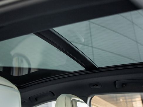 New 2026 Porsche Macan image 26