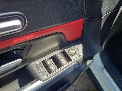Used 2021 Mercedes-Benz GLB 250 image 18