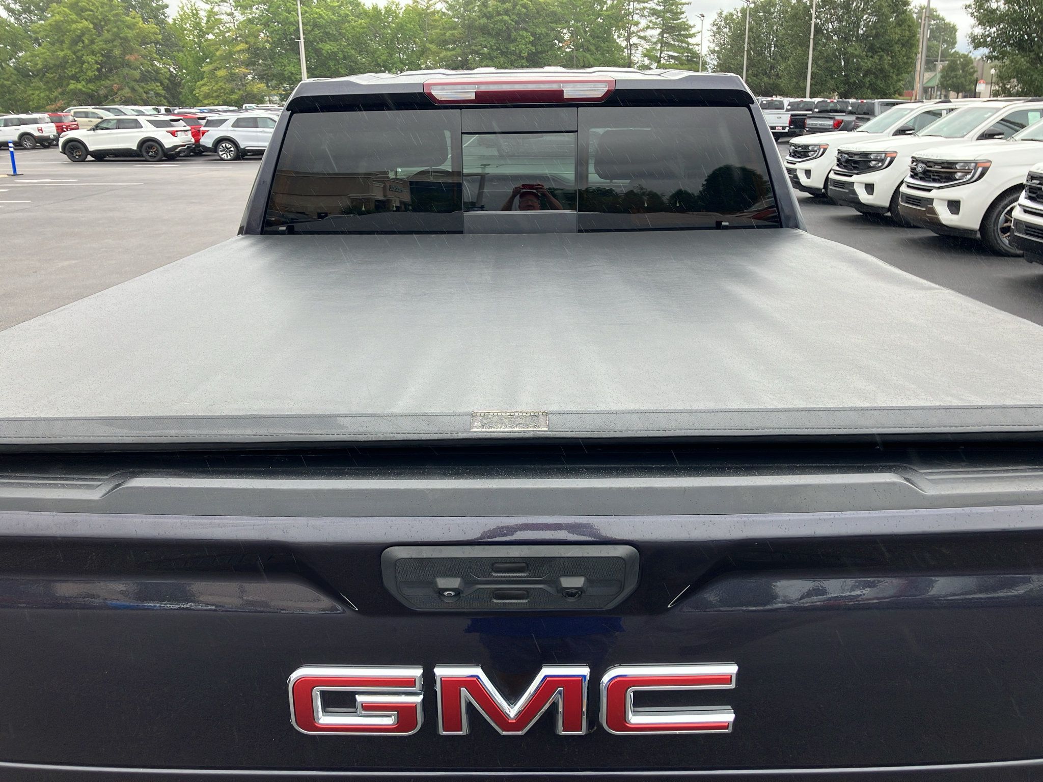 Used 2022 GMC Sierra 1500 AT4 w/ AT4 Preferred Package AWD/4WD image 6