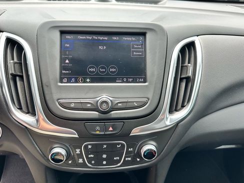 Used 2022 Chevrolet Equinox LT image 18