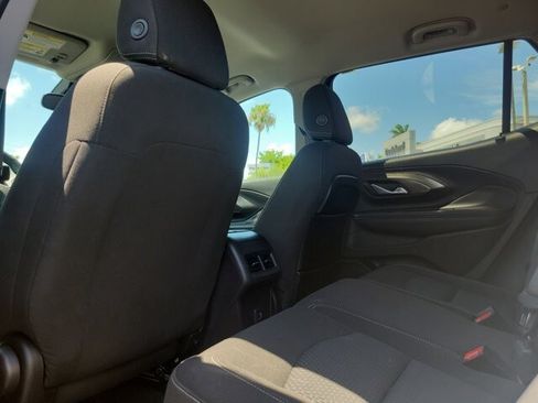 Used 2024 GMC Terrain SLE FWD image 13
