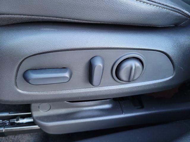 Used 2023 Buick Encore GX Select w/ Sport Touring Package FWD image 13