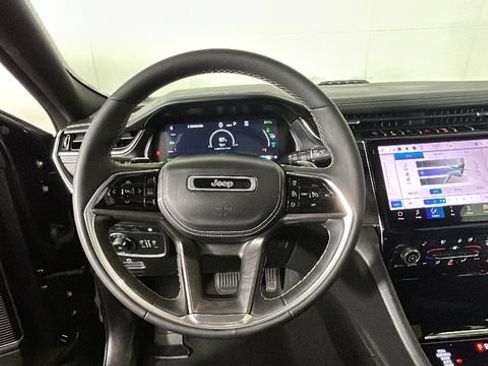Used 2023 Jeep Grand Cherokee Overland w/ Luxury Tech Group IV AWD/4WD image 14