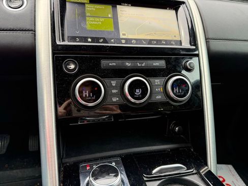 Used 2019 Land Rover Discovery HSE Luxury image 11